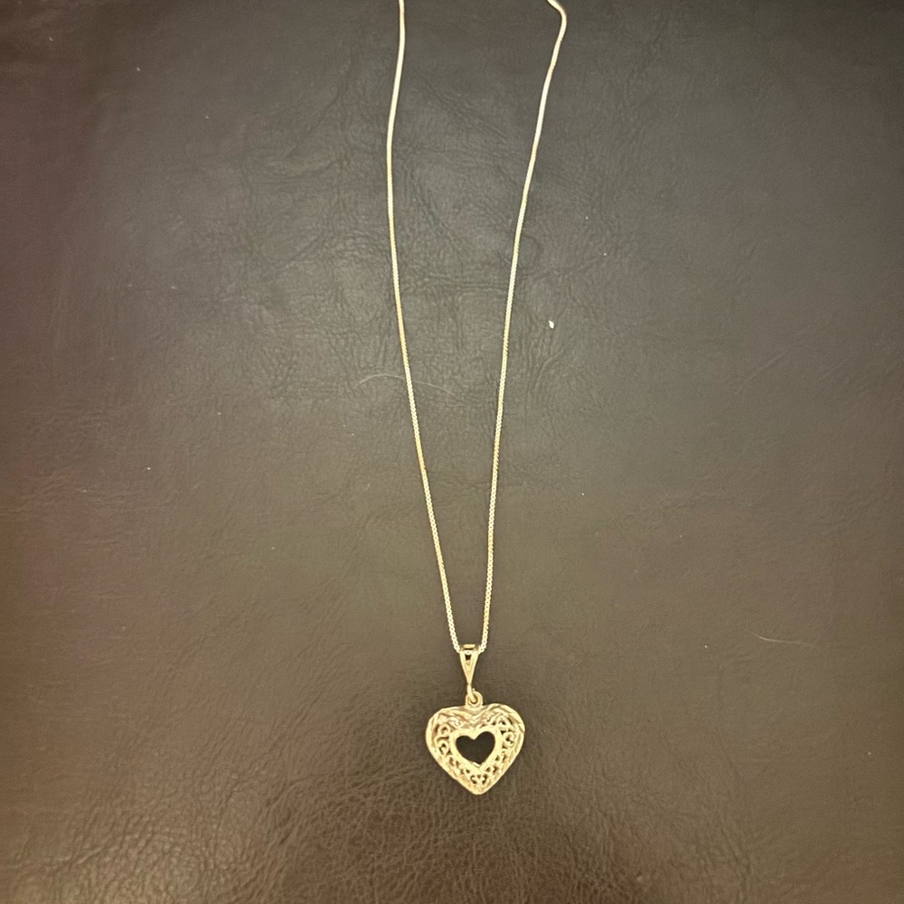 Elegant Silver Heart Pendant Necklace